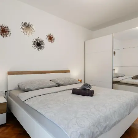 Donatus - Modern Apartment Near The Bridge/Centre Zadar Exterior photo